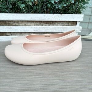 Crocs Light Pink Brooklyn Flat Shoes